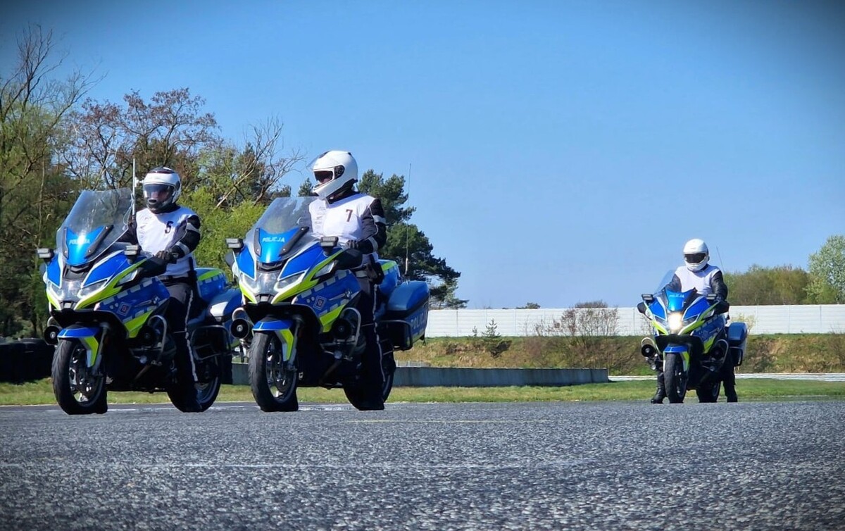 Policjanci z Opolszczyzny szkolili technikę jazdy na motocyklu