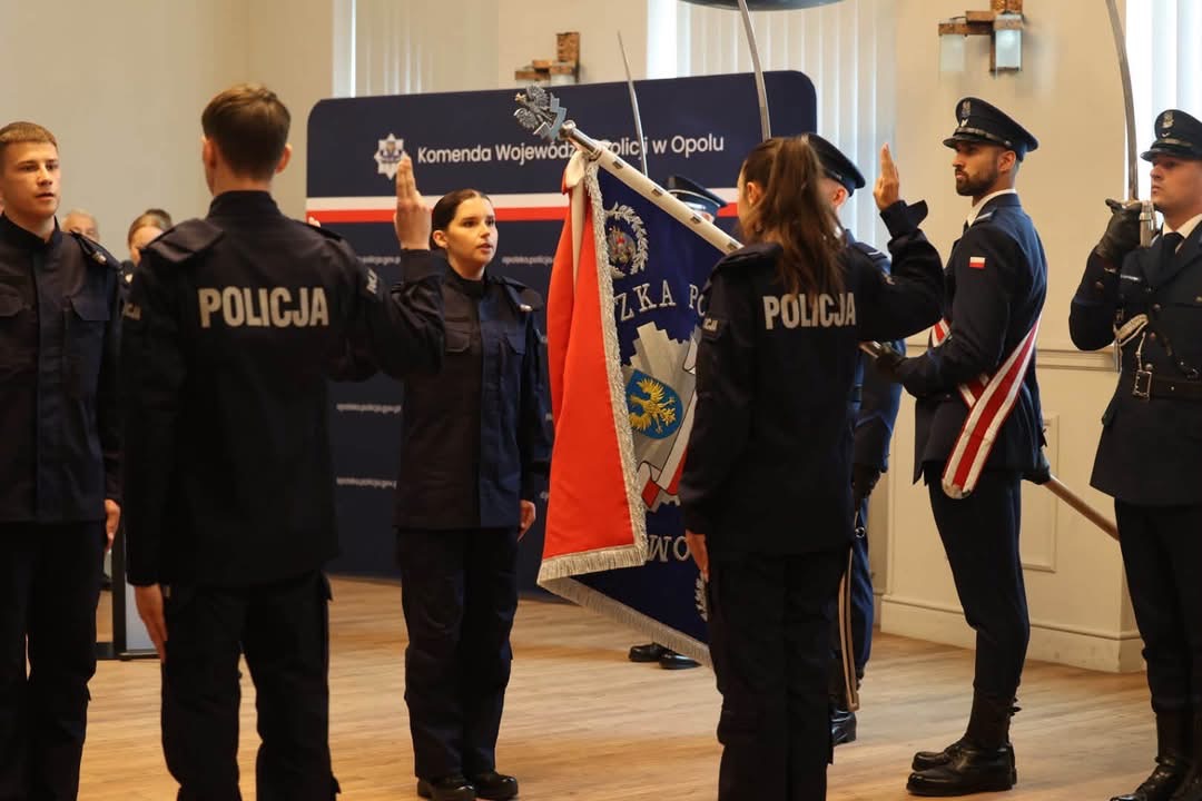 Ślubowanie policjantów i medale dla zasłużonych funkcjonariuszy garnizonu opolskiego